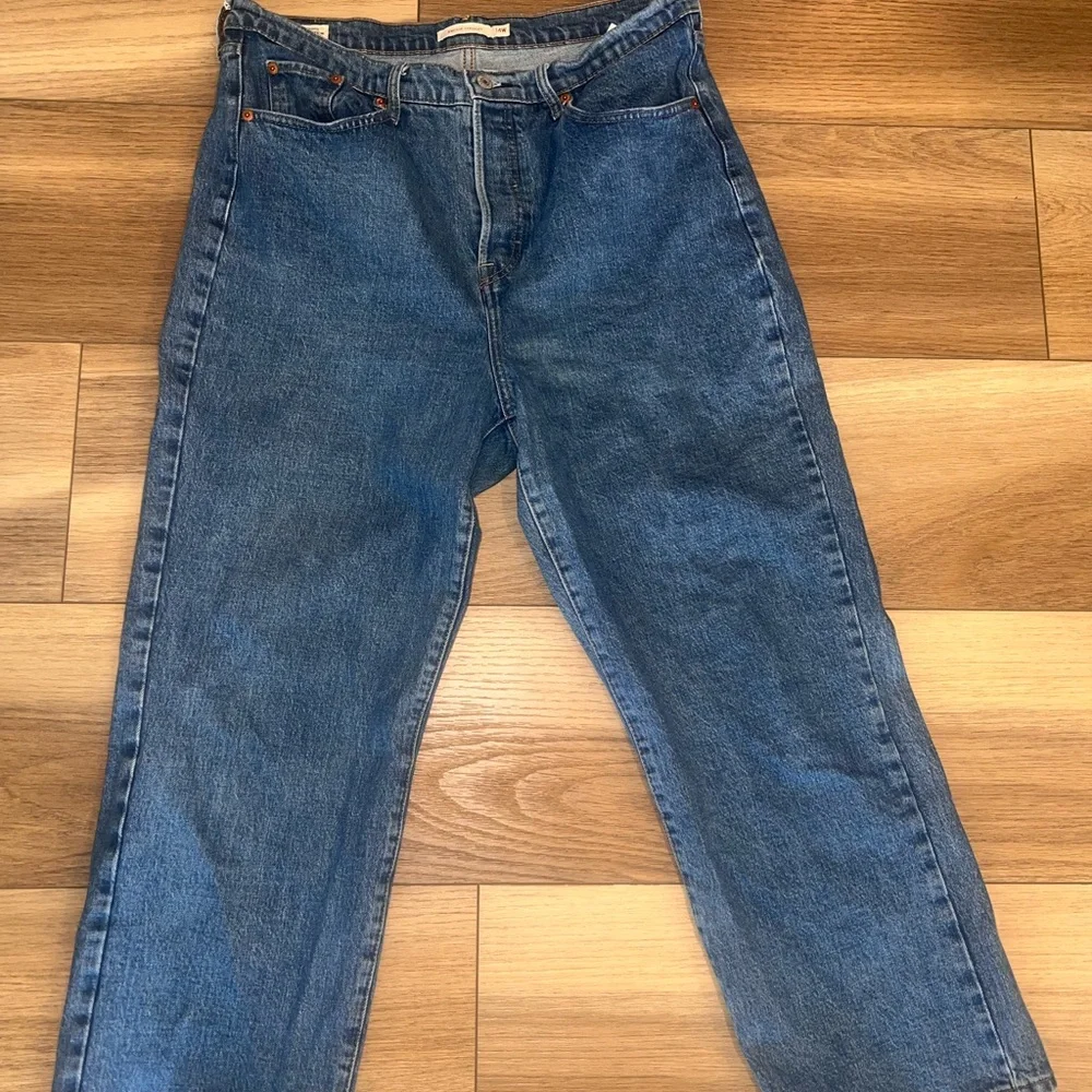 Levi's Relaxed Fit Men's Denim Jeans - Picture 3 of 4